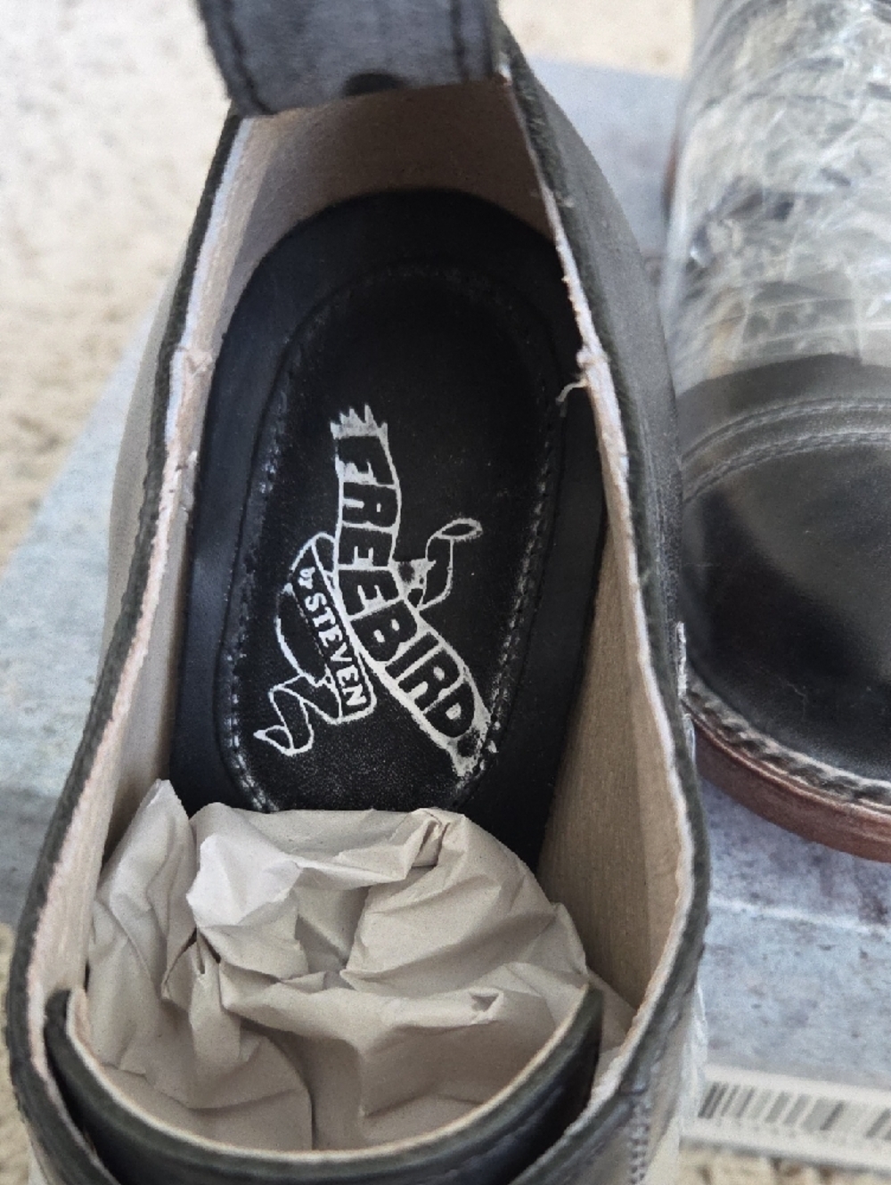 Freebird by Steven | Women’s Mabel Oxfords in Black with Brown Trim, Size 8 - Picture 6 of 10